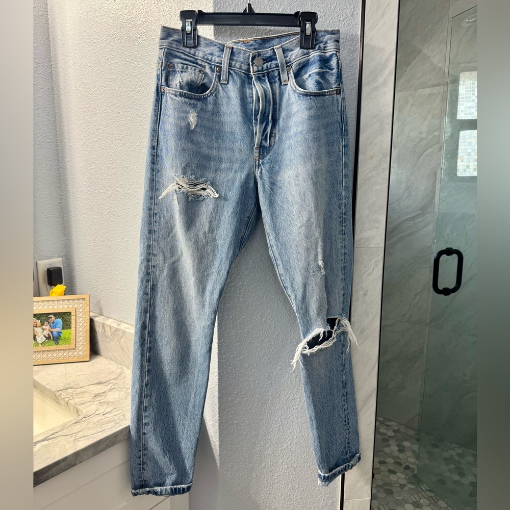 Levi’s!! 
Bundle of three pairs of Levi Jeans! All size 24